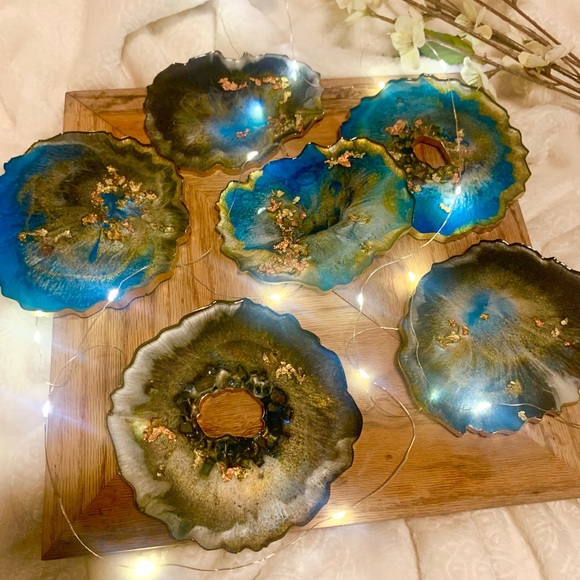 Set of 6 handmade geode resin coasters - Picture 3 of 4